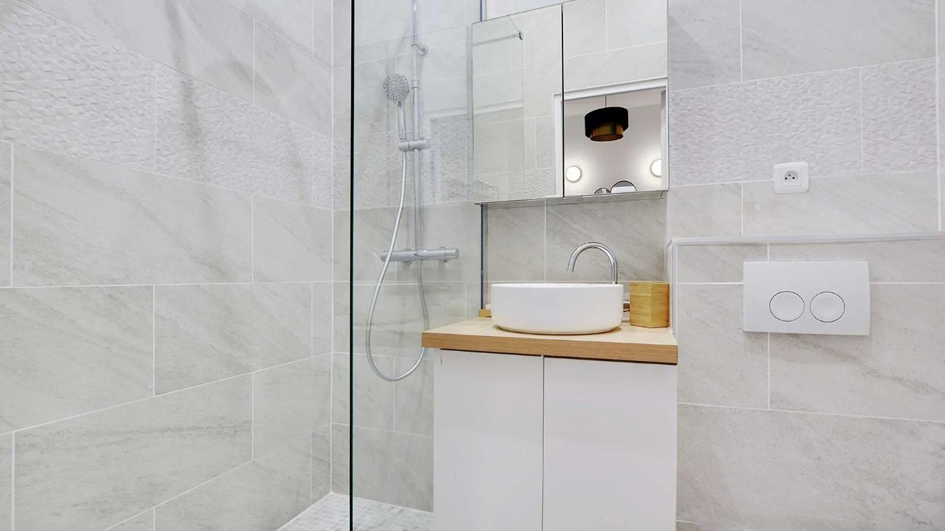 Chic Parisian Retreat - Alexandre Dumas 2C Apartment