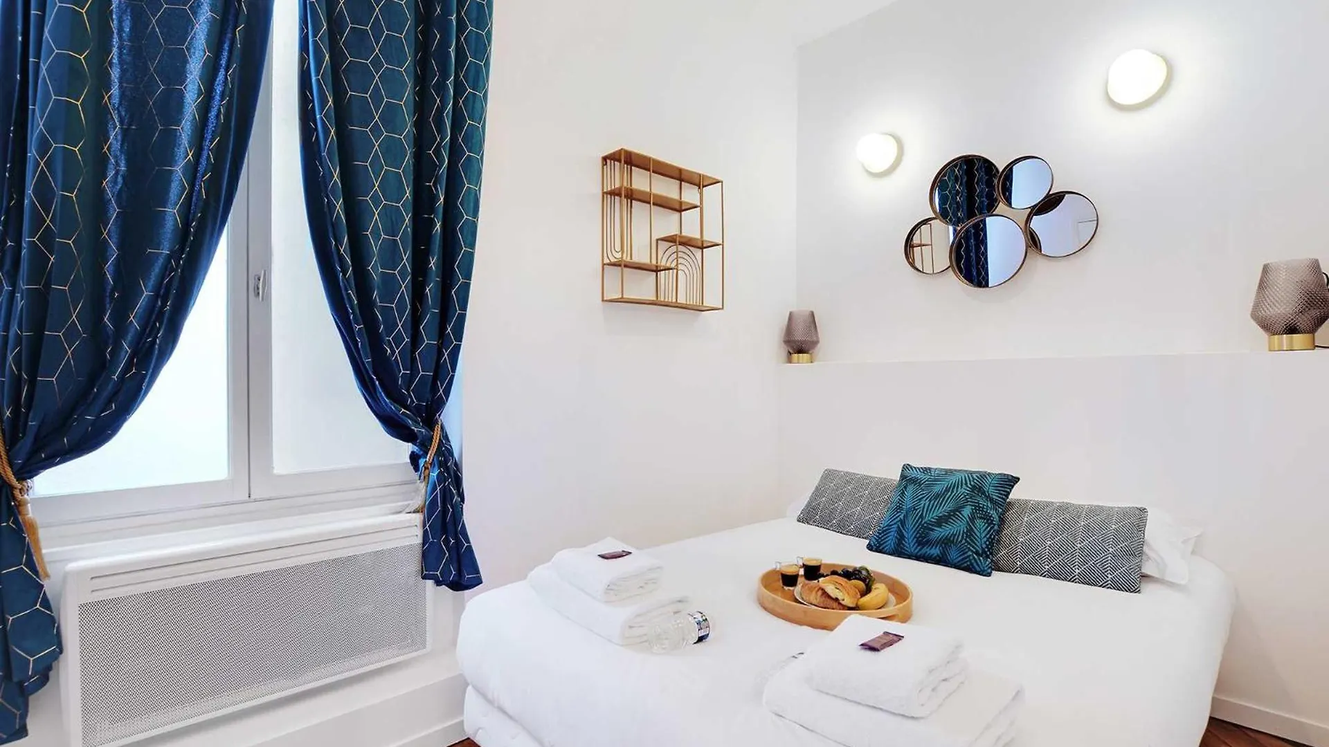 Chic Parisian Retreat - Alexandre Dumas 2C Apartment 0*, Paris